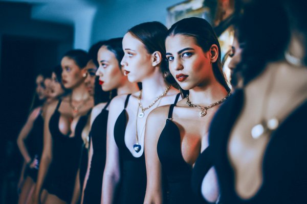 Ultimate guide to allergy-friendly winter fabrics for sensitive skin in the uk